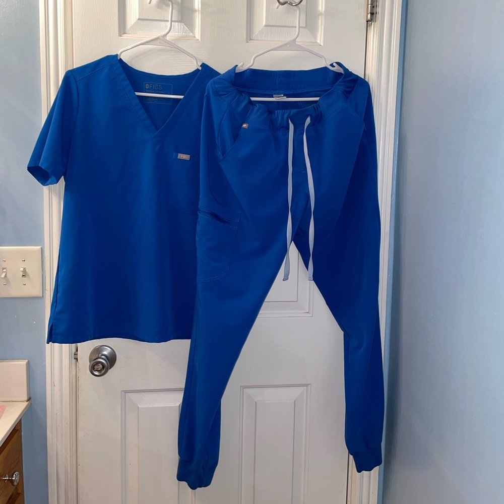 Figs scrubs large